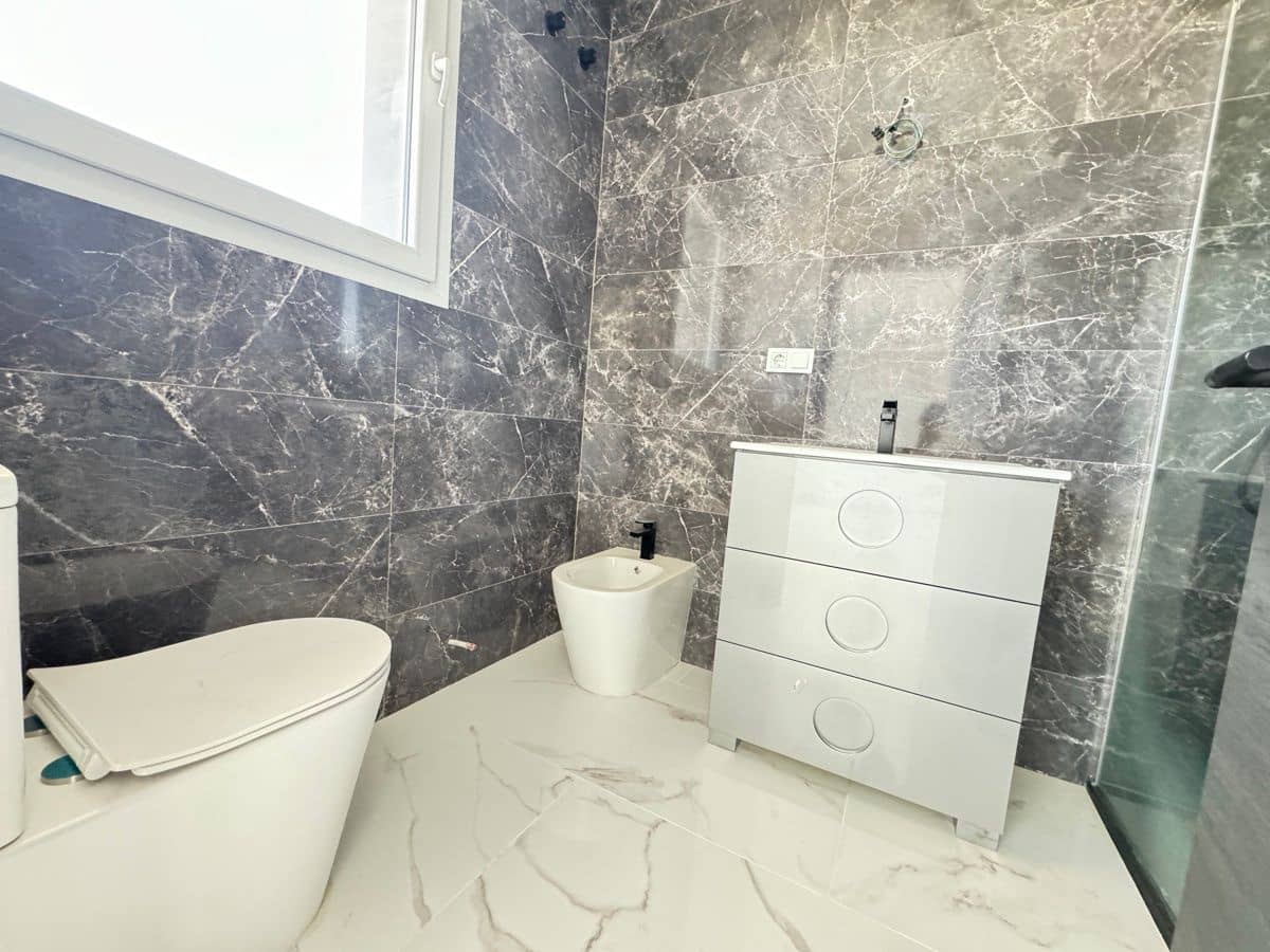 4 chambre Villa/Maison à vendre à Torrevieja avec piscine - 599 000 € (Ref: 9844286)