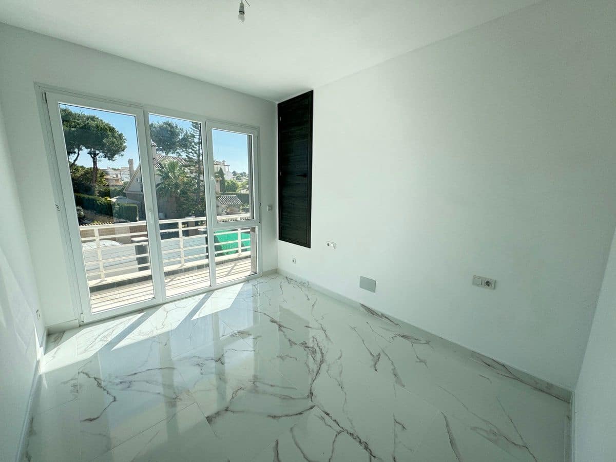 4 chambre Villa/Maison à vendre à Torrevieja avec piscine - 599 000 € (Ref: 9844286)