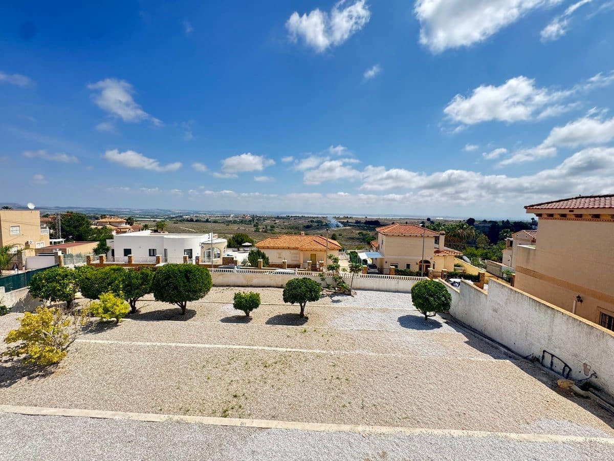5 bedroom Villa for sale in San Miguel de Salinas - € 599,999 (Ref: 9844288)
