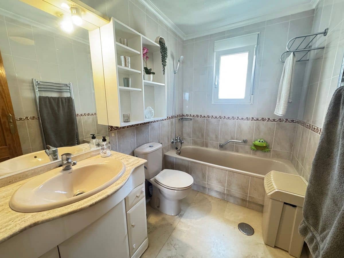 5 bedroom Villa for sale in San Miguel de Salinas - € 599,999 (Ref: 9844288)