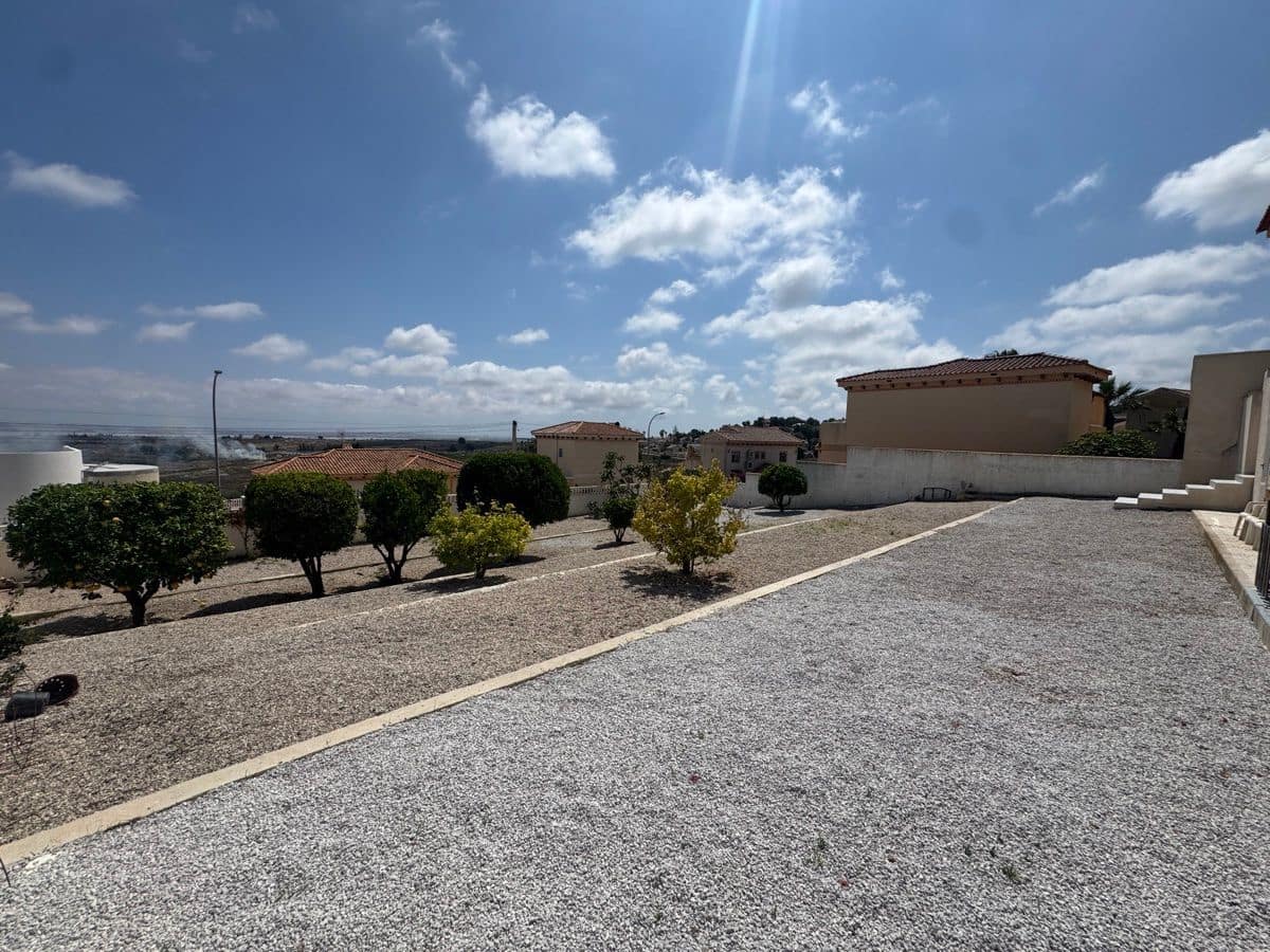 5 bedroom Villa for sale in San Miguel de Salinas - € 599,999 (Ref: 9844288)