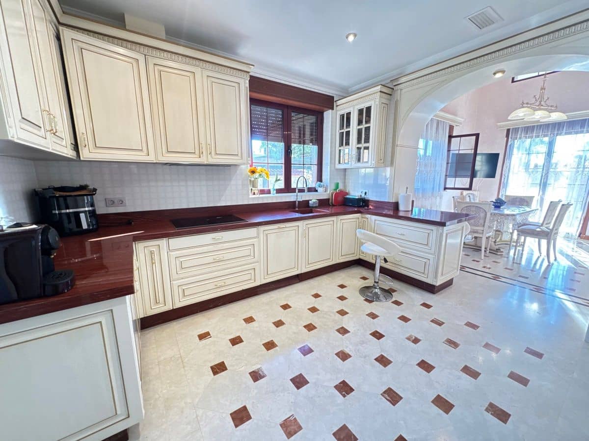 4 bedroom Villa for sale in Cabo Roig with pool - € 1,700,000 (Ref: 9844290)