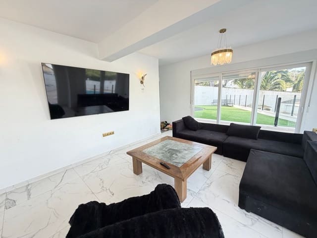 6 quarto Moradia para venda em Villamartin, Orihuela com piscina - 695 000 € (Ref: 9844293)