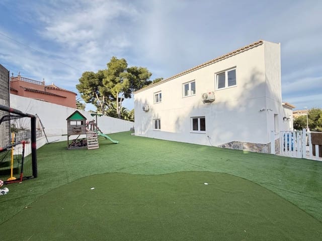 6 quarto Moradia para venda em Villamartin, Orihuela com piscina - 695 000 € (Ref: 9844293)