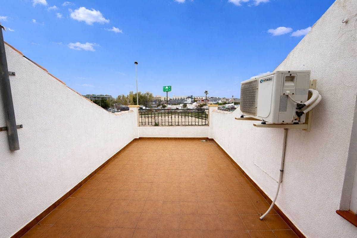 2 bedroom Bungalow for sale in Cabo Roig with pool - € 235,000 (Ref: 9844295)