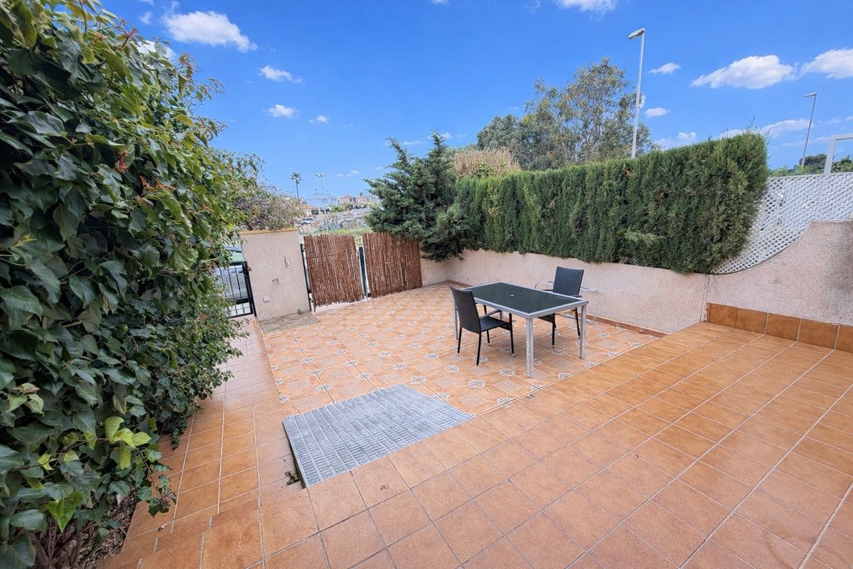2 bedroom Bungalow for sale in Cabo Roig with pool - € 235,000 (Ref: 9844295)