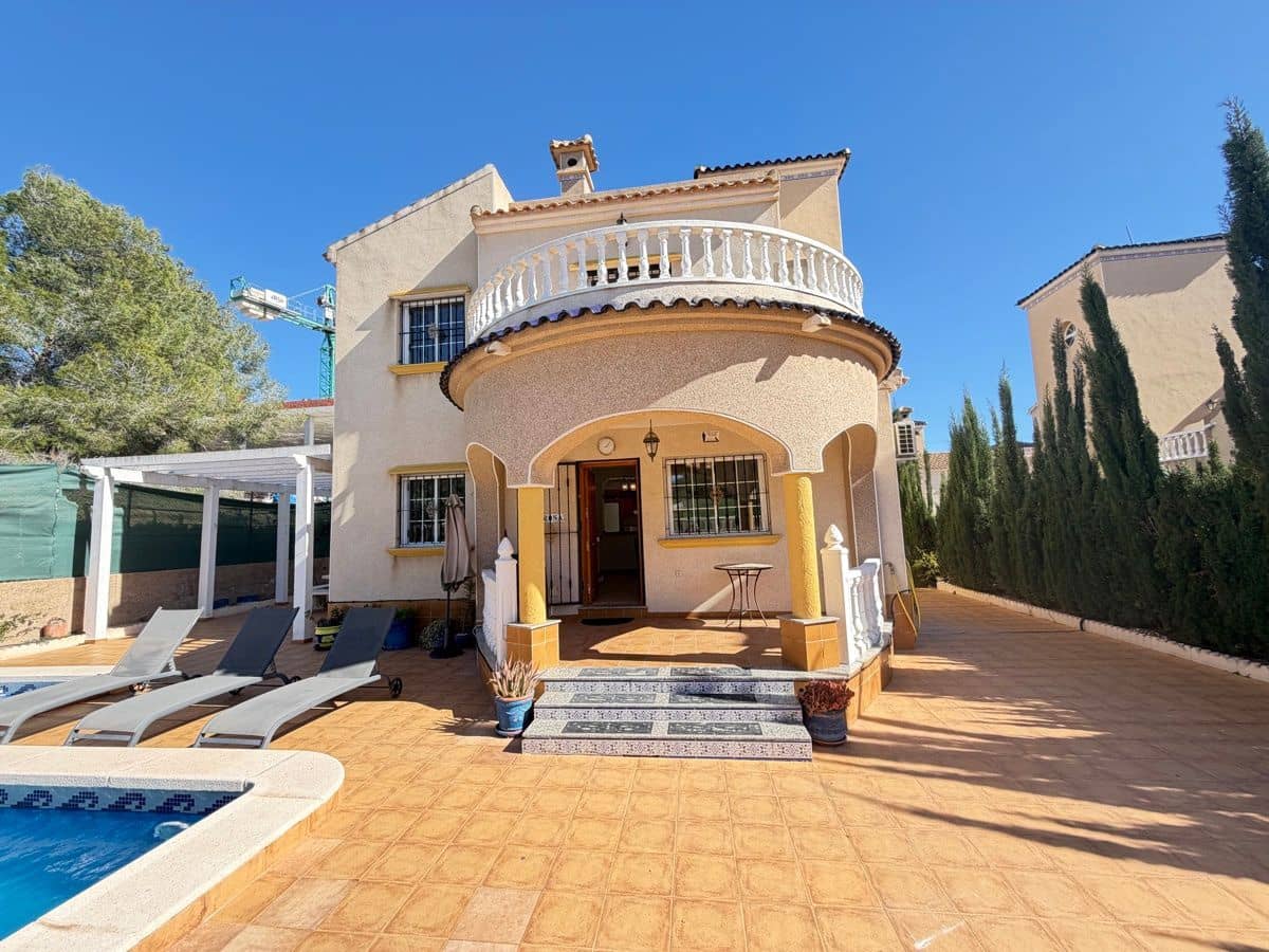 3 sypialnia Willa na sprzedaż w Villamartin z basenem - 375 000 € (Ref: 9844297)