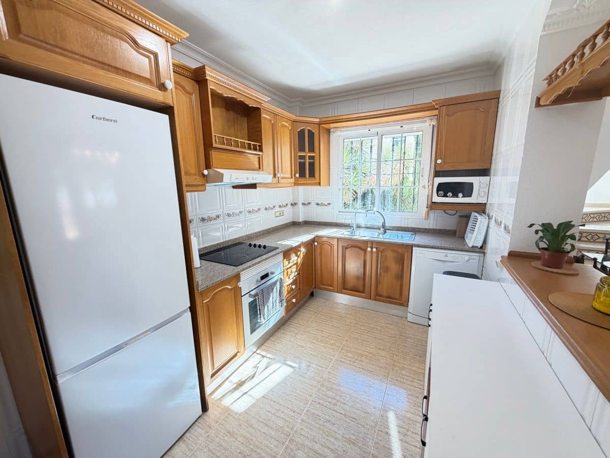 3 sypialnia Willa na sprzedaż w Villamartin z basenem - 375 000 € (Ref: 9844297)