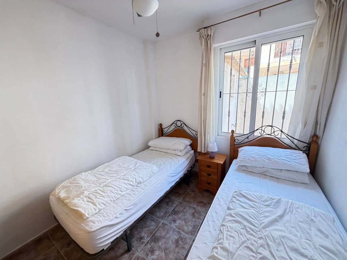 2 makuuhuone Huoneisto myytävänä paikassa La Zenia mukana uima-altaan - 199 999 € (Ref: 9844302)