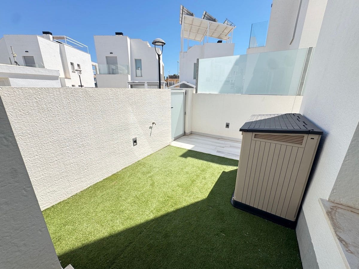 4 bedroom Villa for sale in Dehesa de Campoamor with pool - € 635,000 (Ref: 9844305)