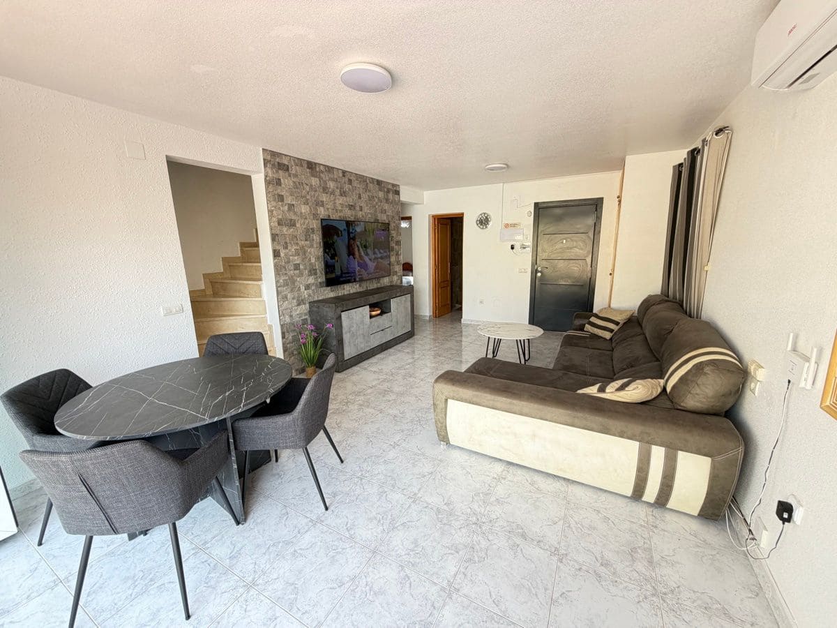 4 bedroom Villa for sale in Villamartin with pool - € 385,000 (Ref: 9844307)