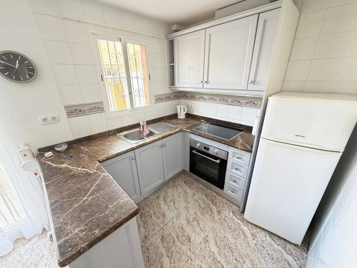 2 bedroom Townhouse for sale in Villamartin with pool - € 179,995 (Ref: 9844308)