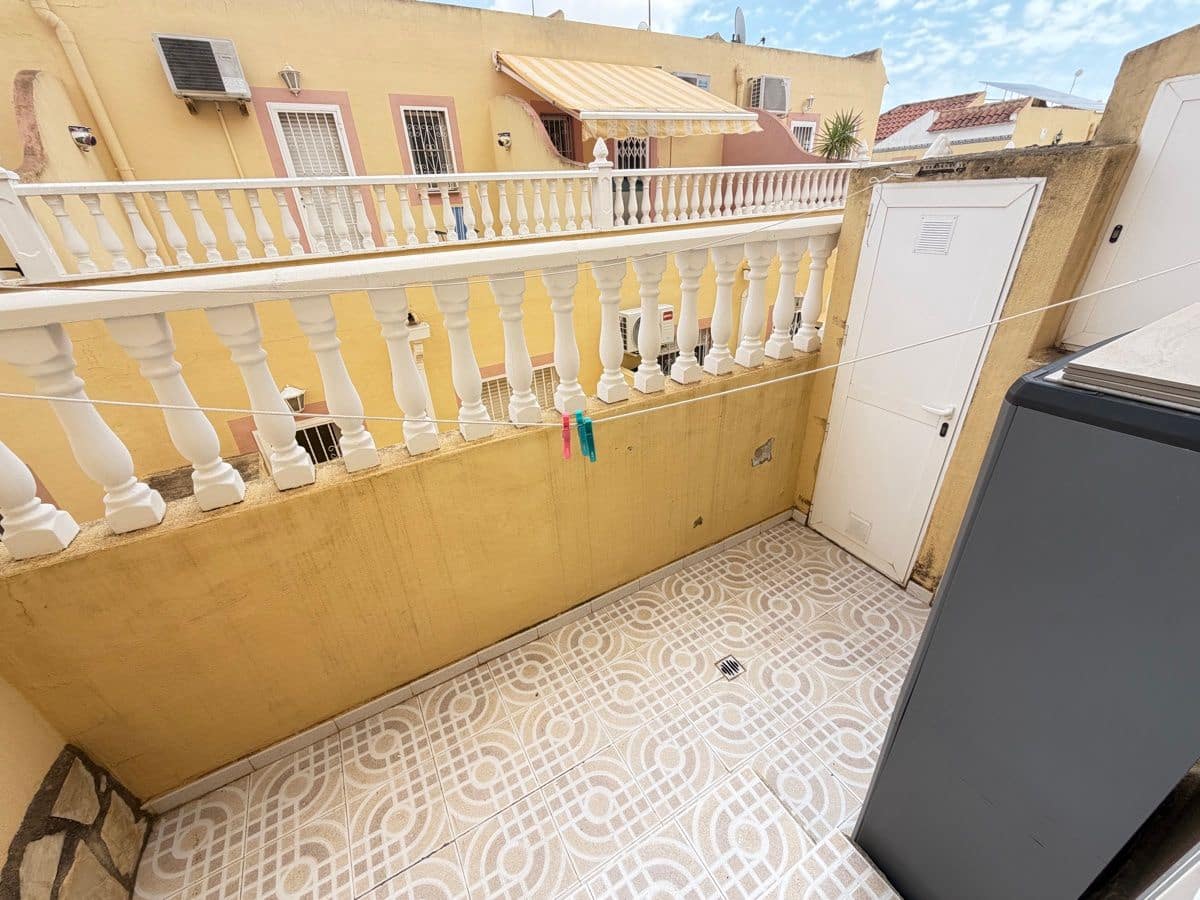 2 bedroom Townhouse for sale in Villamartin with pool - € 179,995 (Ref: 9844308)