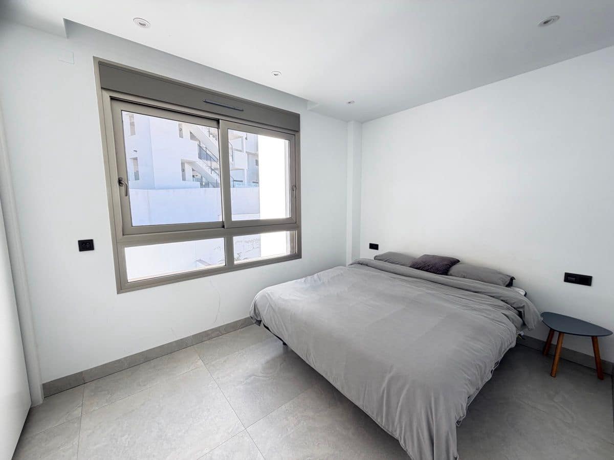 4 soveværelse Villa til salg i Villamartin med swimmingpool - € 570.000 (Ref: 9844310)