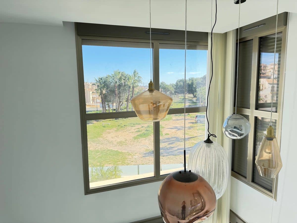 4 soveværelse Villa til salg i Villamartin med swimmingpool - € 570.000 (Ref: 9844310)