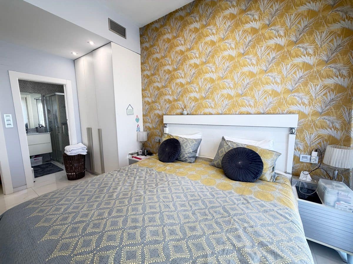 3 bedroom Villa for sale in Villamartin with pool - € 449,000 (Ref: 9844311)