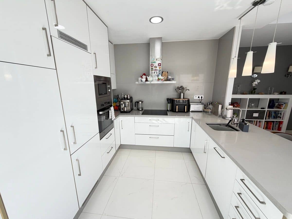 3 bedroom Villa for sale in Villamartin with pool - € 449,000 (Ref: 9844311)
