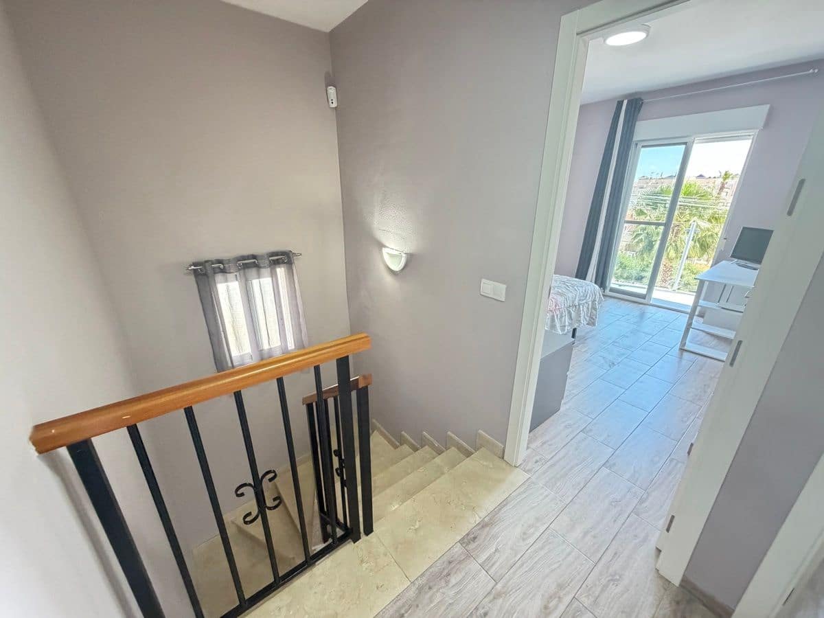 3 quarto Moradia para venda em Villamartin com piscina - 260 000 € (Ref: 9844316)