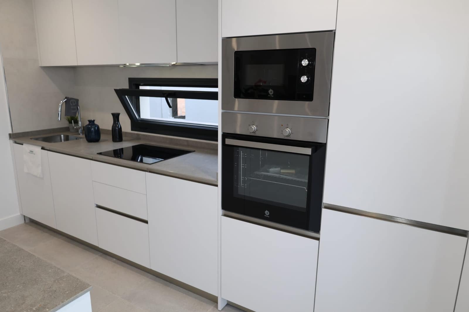 3 soveværelse Villa til salg i La Pinilla med swimmingpool garage - € 384.923 (Ref: 9848168)