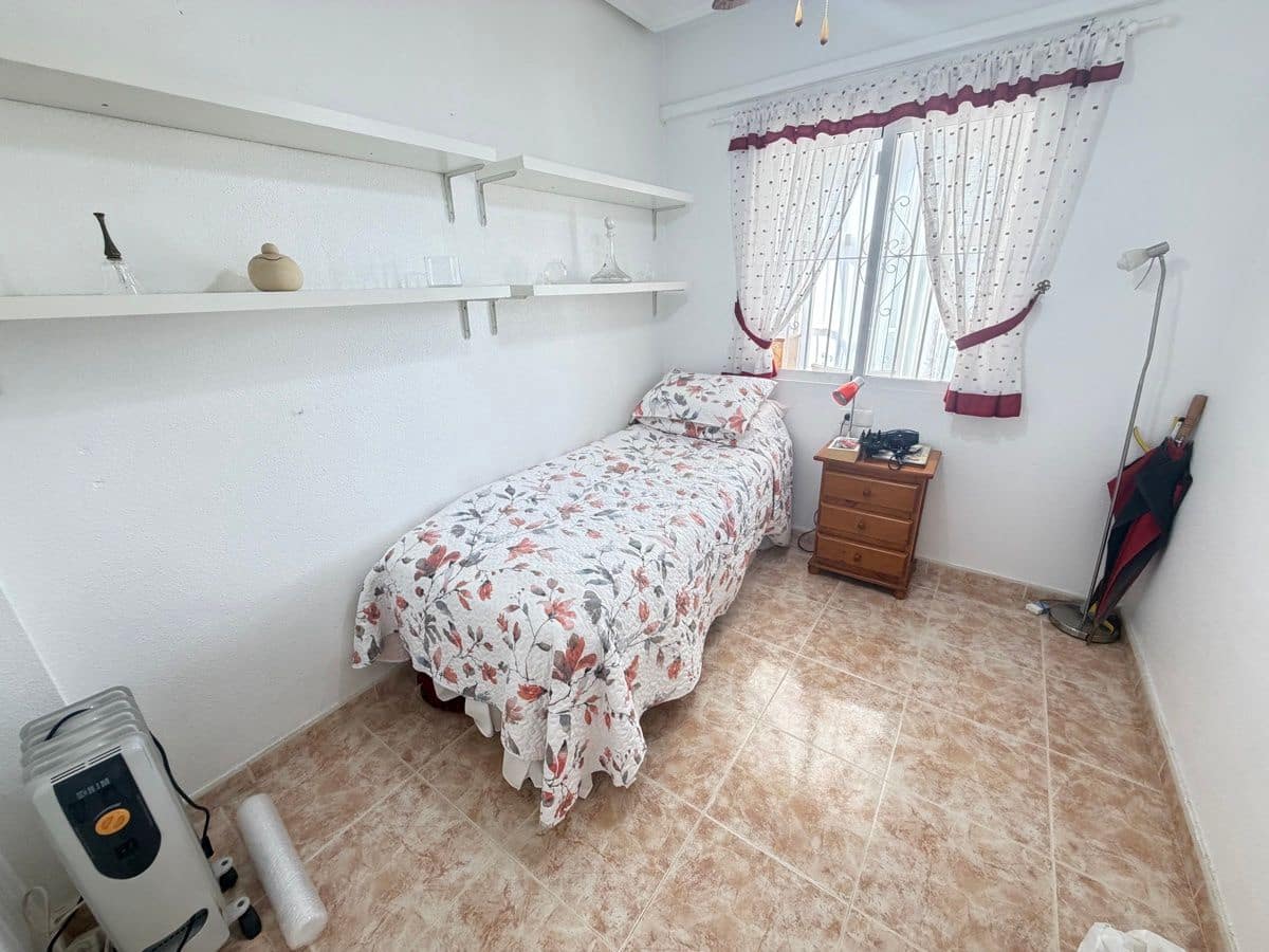 2 makuuhuone Huoneisto myytävänä paikassa La Zenia mukana uima-altaan - 189 995 € (Ref: 9850838)