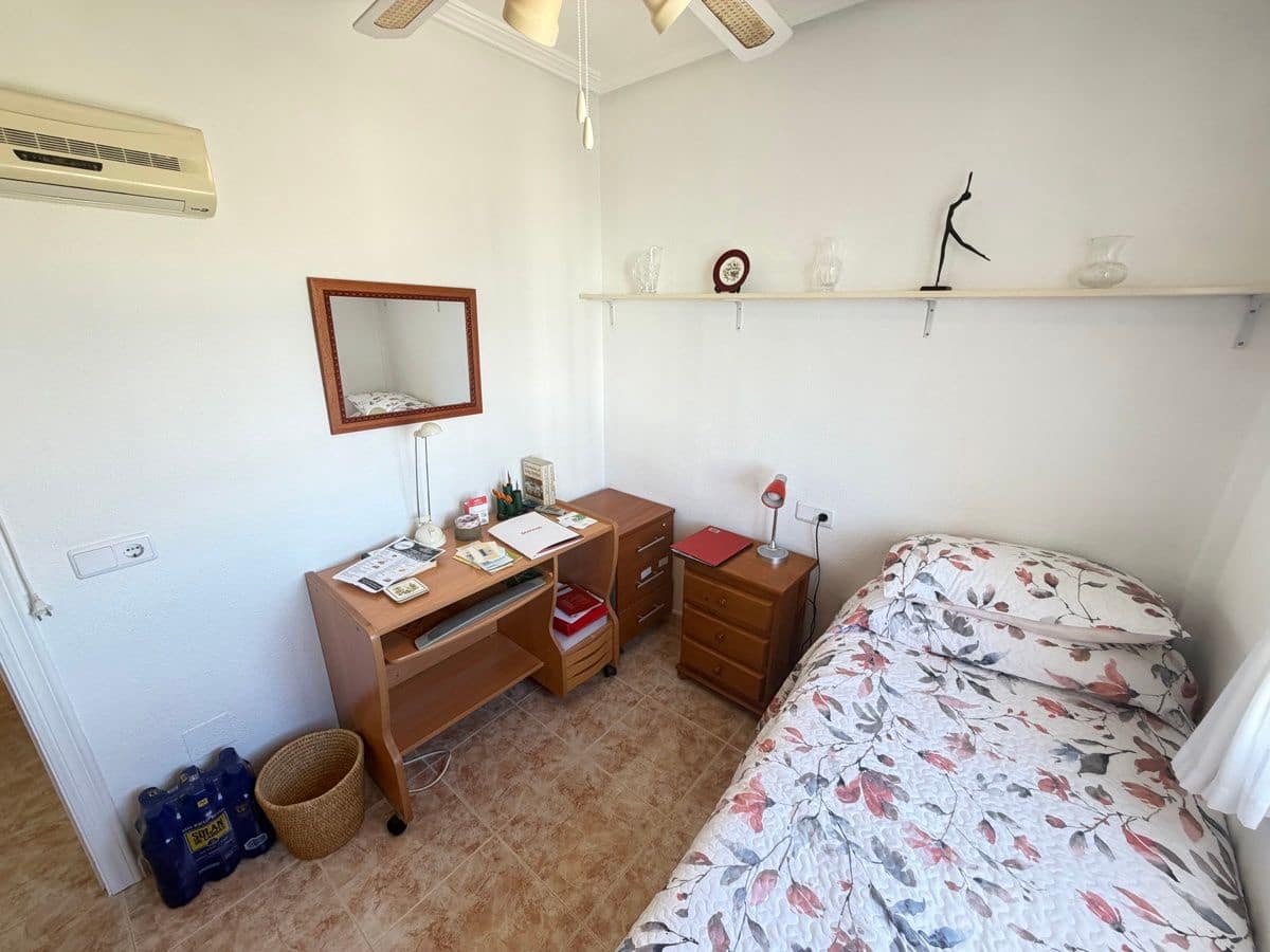 2 makuuhuone Huoneisto myytävänä paikassa La Zenia mukana uima-altaan - 189 995 € (Ref: 9850838)