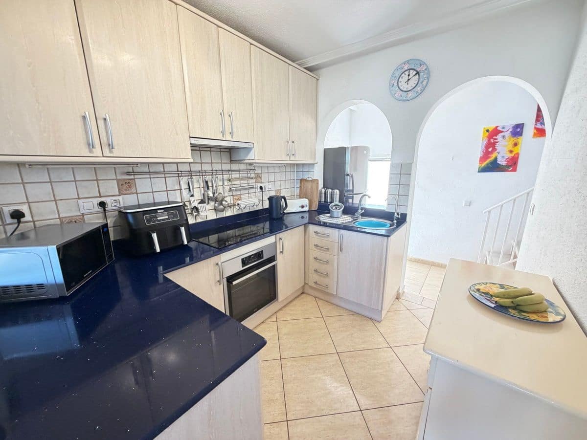 3 soveværelse Byhus til salg i San Miguel de Salinas med swimmingpool - € 235.000 (Ref: 9850839)