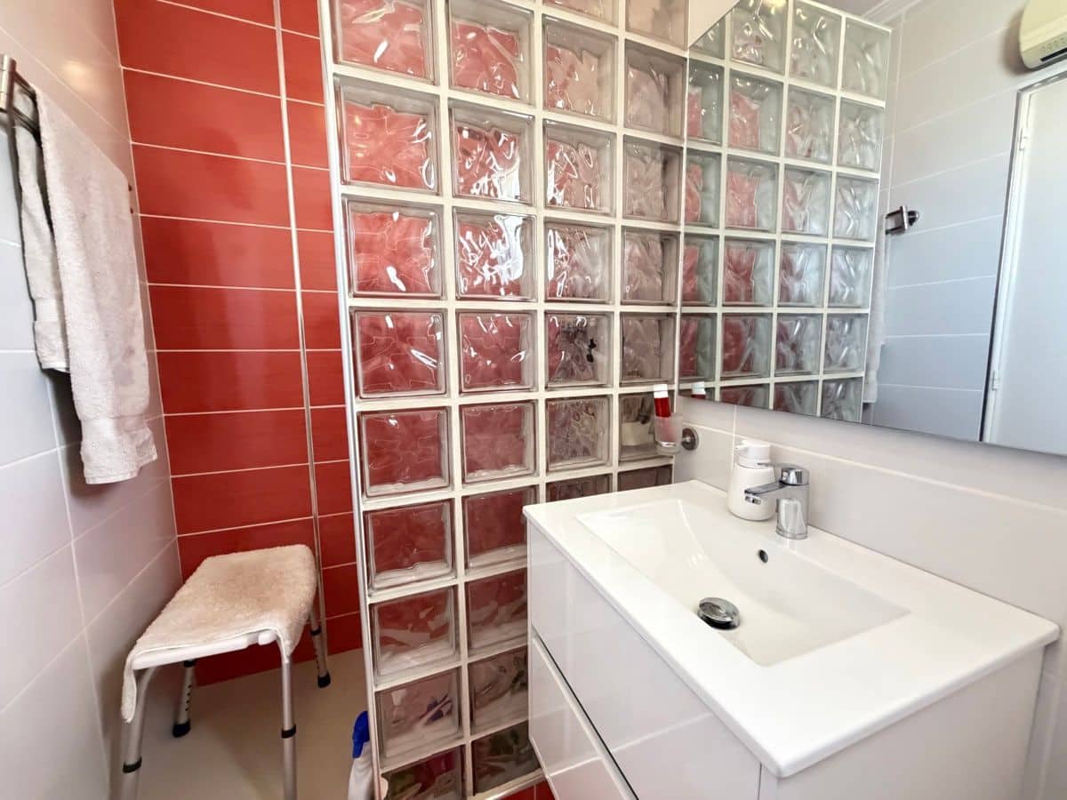 3 soveværelse Byhus til salg i San Miguel de Salinas med swimmingpool - € 235.000 (Ref: 9850839)