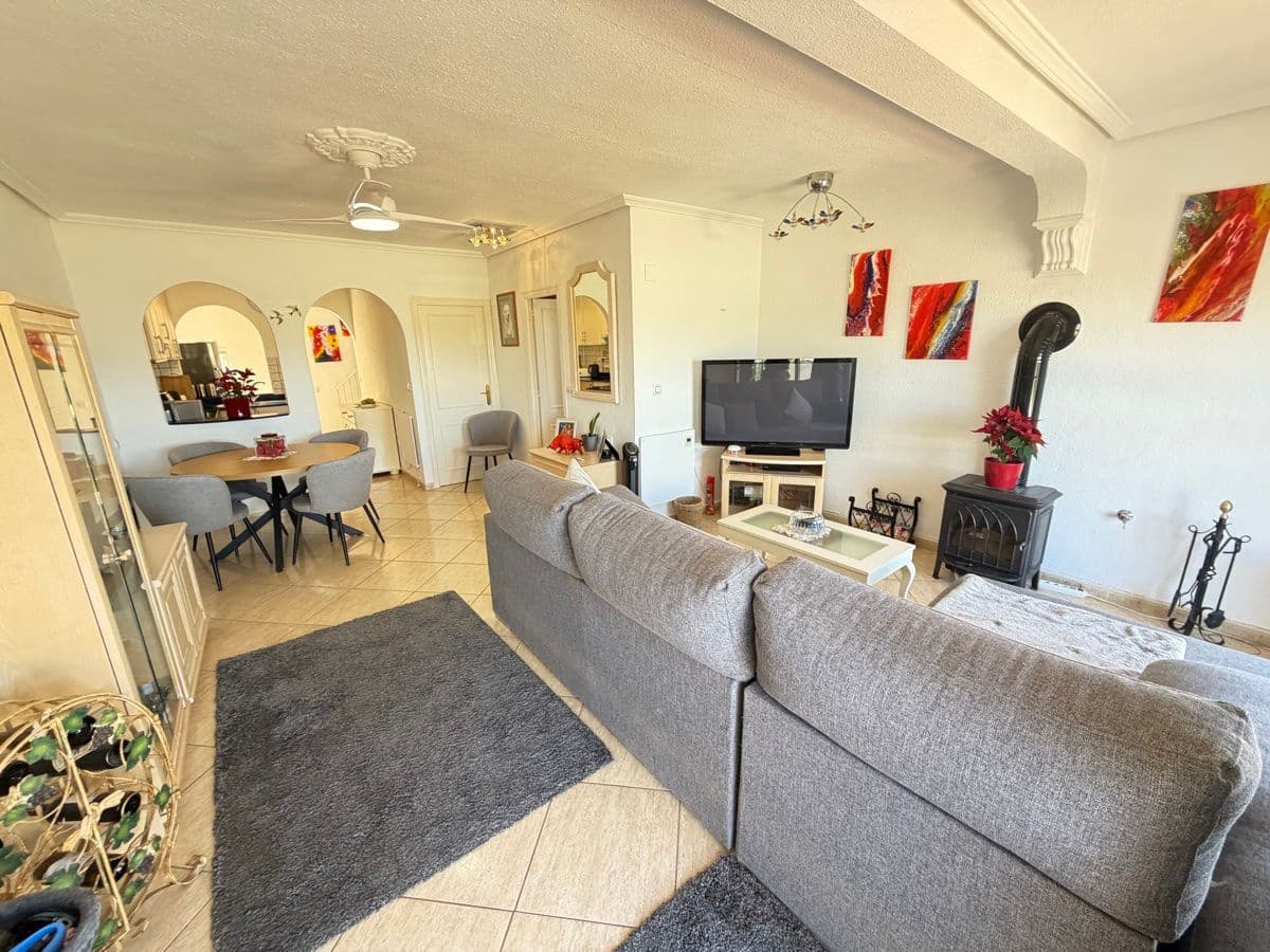 3 soveværelse Byhus til salg i San Miguel de Salinas med swimmingpool - € 235.000 (Ref: 9850839)