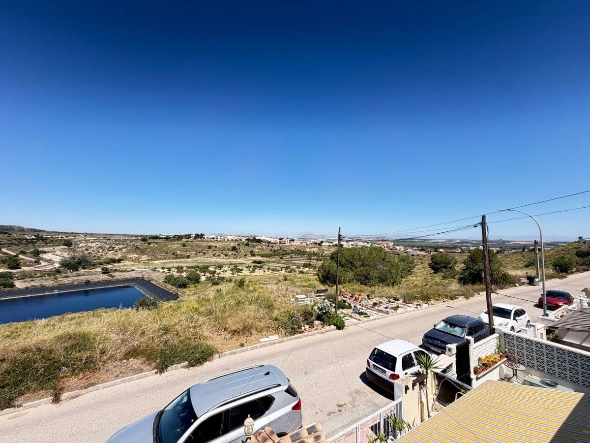 3 soveværelse Byhus til salg i San Miguel de Salinas med swimmingpool - € 235.000 (Ref: 9850839)
