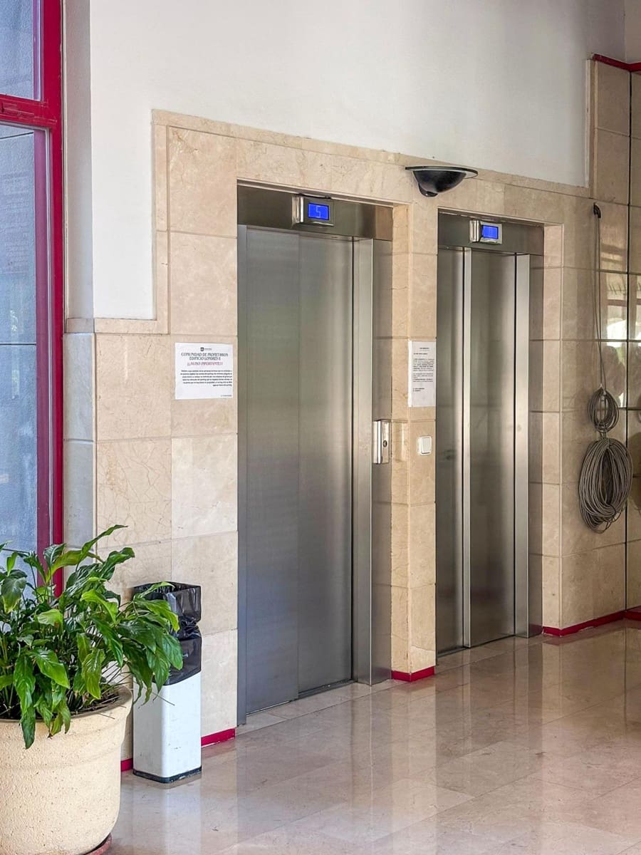 2 soveværelse Lejlighed til salg i Benidorm med swimmingpool - € 275.000 (Ref: 9855920)
