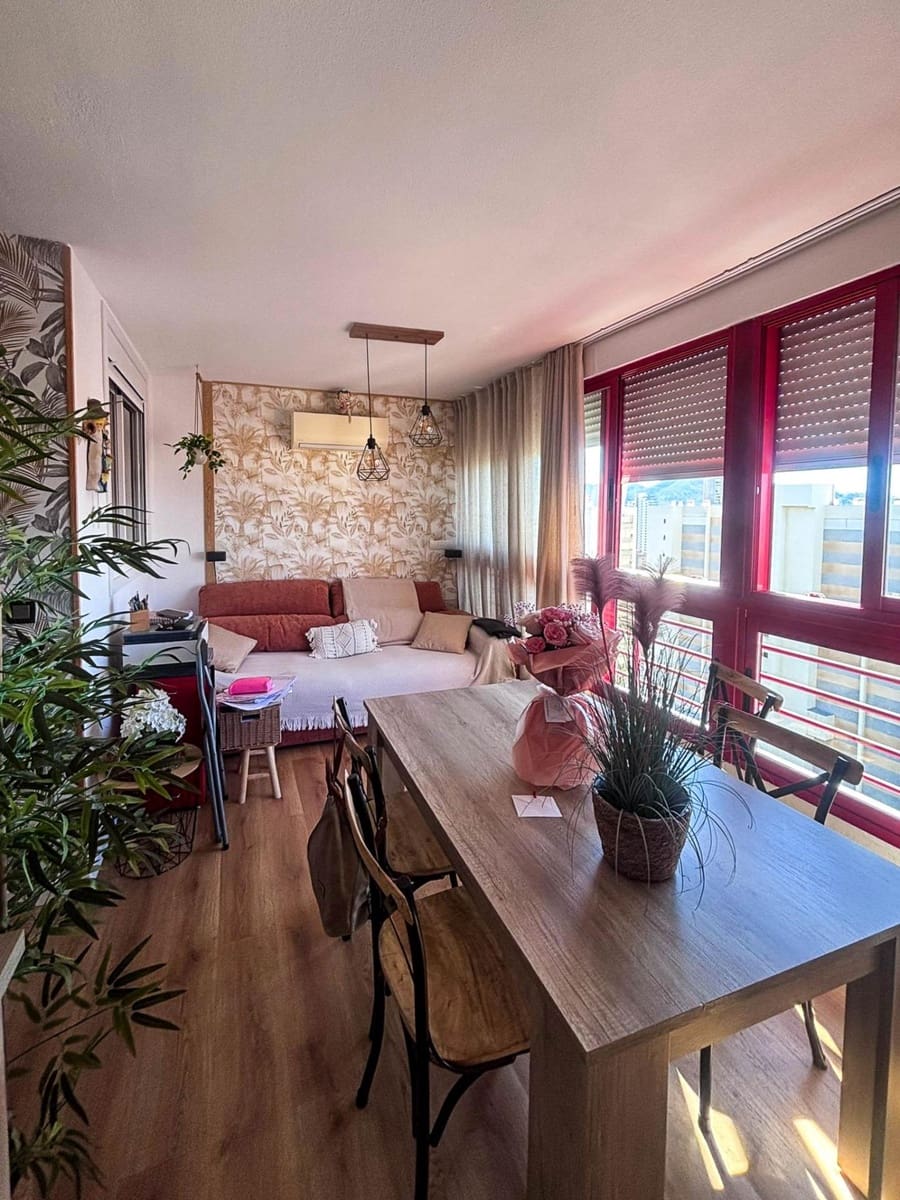 2 soveværelse Lejlighed til salg i Benidorm med swimmingpool - € 275.000 (Ref: 9855920)