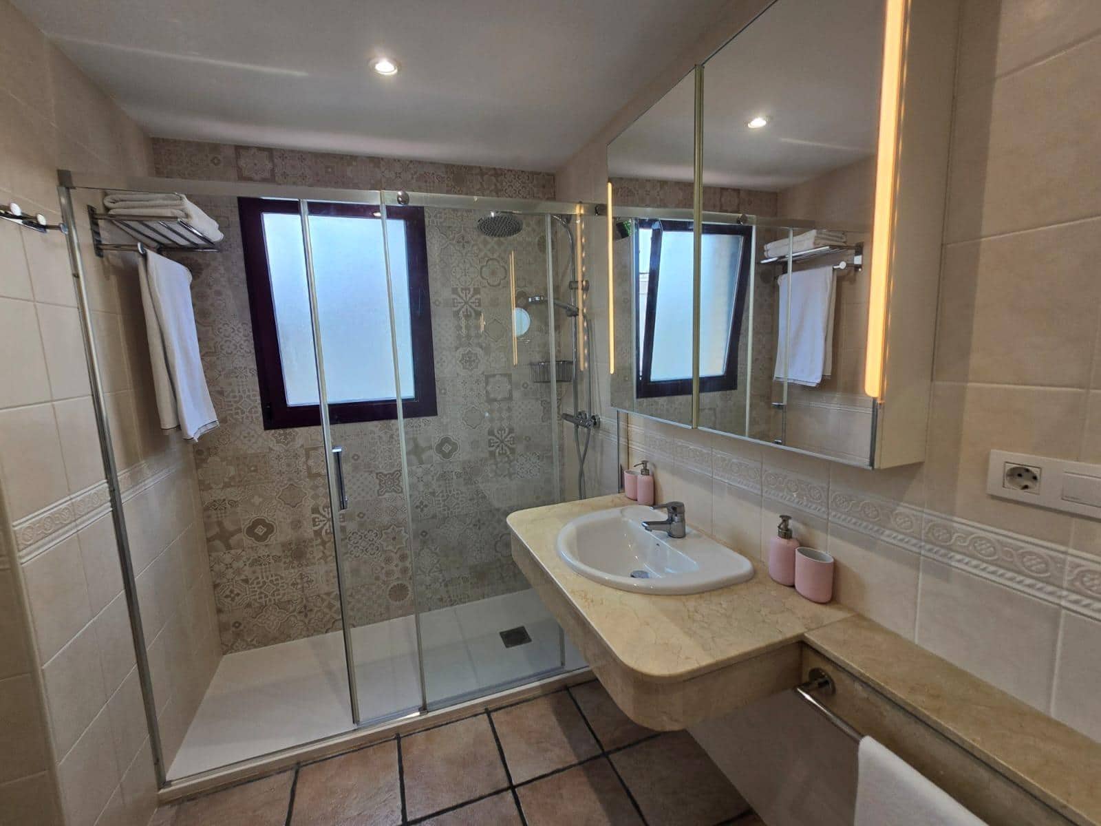 1 bedroom Apartment for rent in Alfaz del Pi / L'Alfas del Pi with pool - € 1,350 (Ref: 9855921)