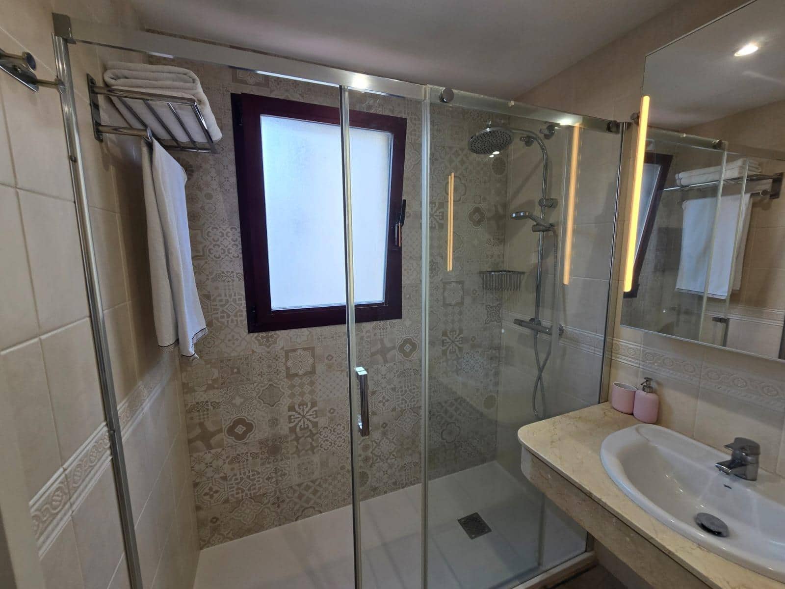 1 bedroom Apartment for rent in Alfaz del Pi / L'Alfas del Pi with pool - € 1,350 (Ref: 9855921)
