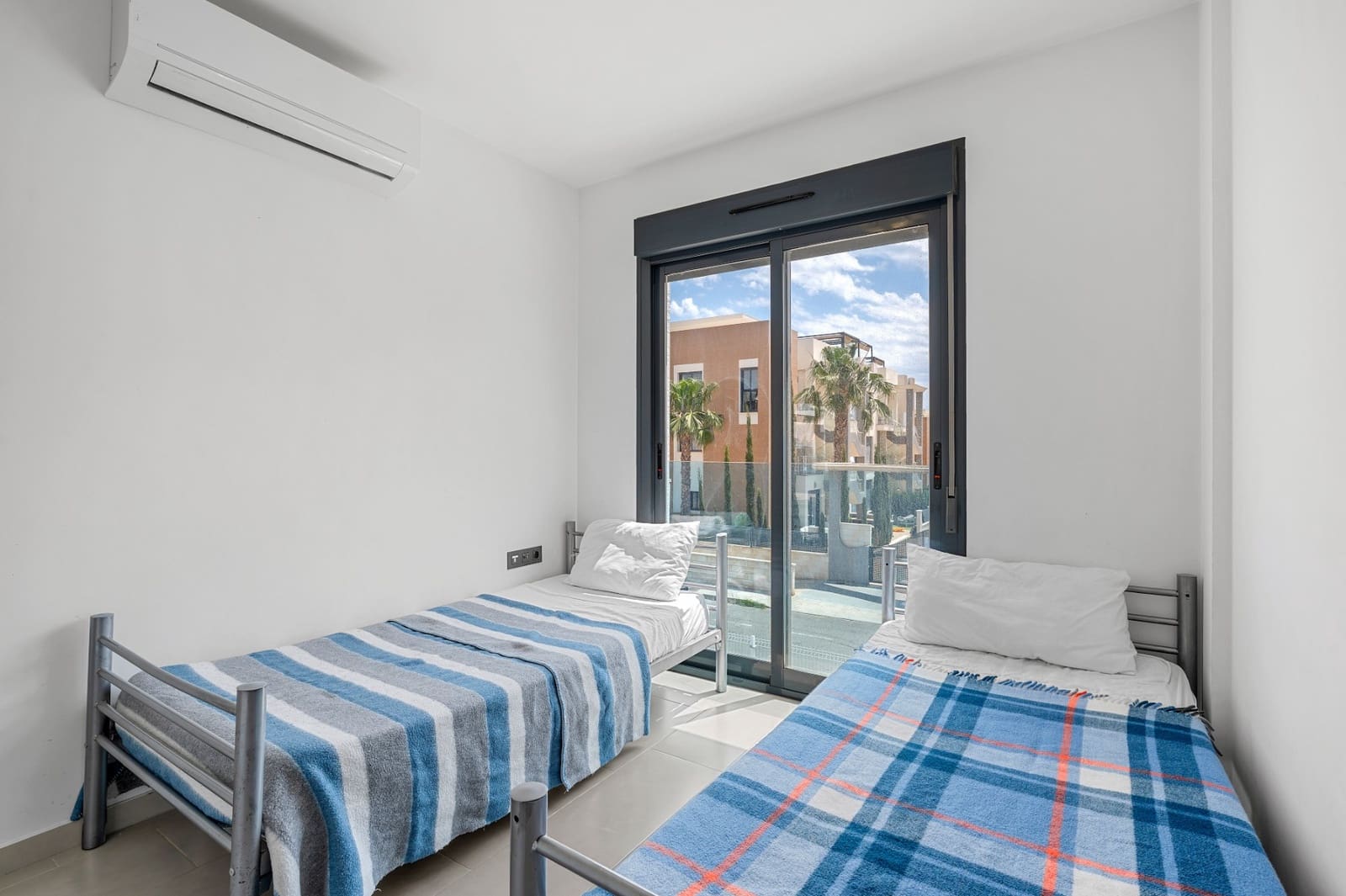 2 Zimmer Apartment zu verkaufen in Orihuela Costa mit Pool - 339.000 € (Ref: 9858822)