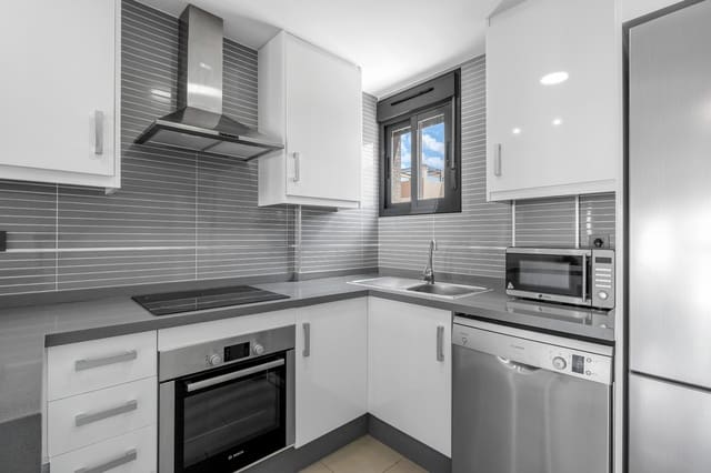 2 Zimmer Apartment zu verkaufen in La Zenia, Orihuela mit Pool - 339.000 € (Ref: 9858822)