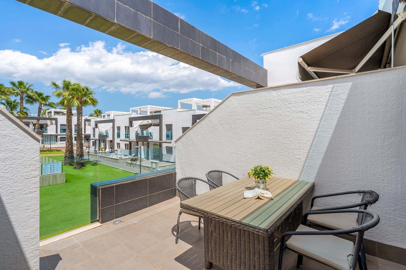 2 Zimmer Apartment zu verkaufen in Orihuela Costa mit Pool - 339.000 € (Ref: 9858822)
