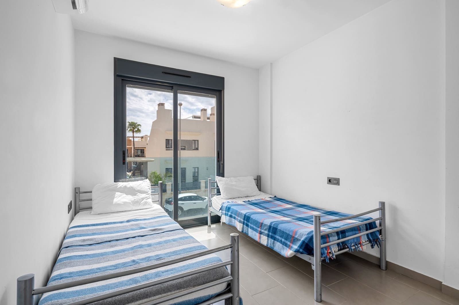 2 Zimmer Apartment zu verkaufen in Orihuela Costa mit Pool - 339.000 € (Ref: 9858822)