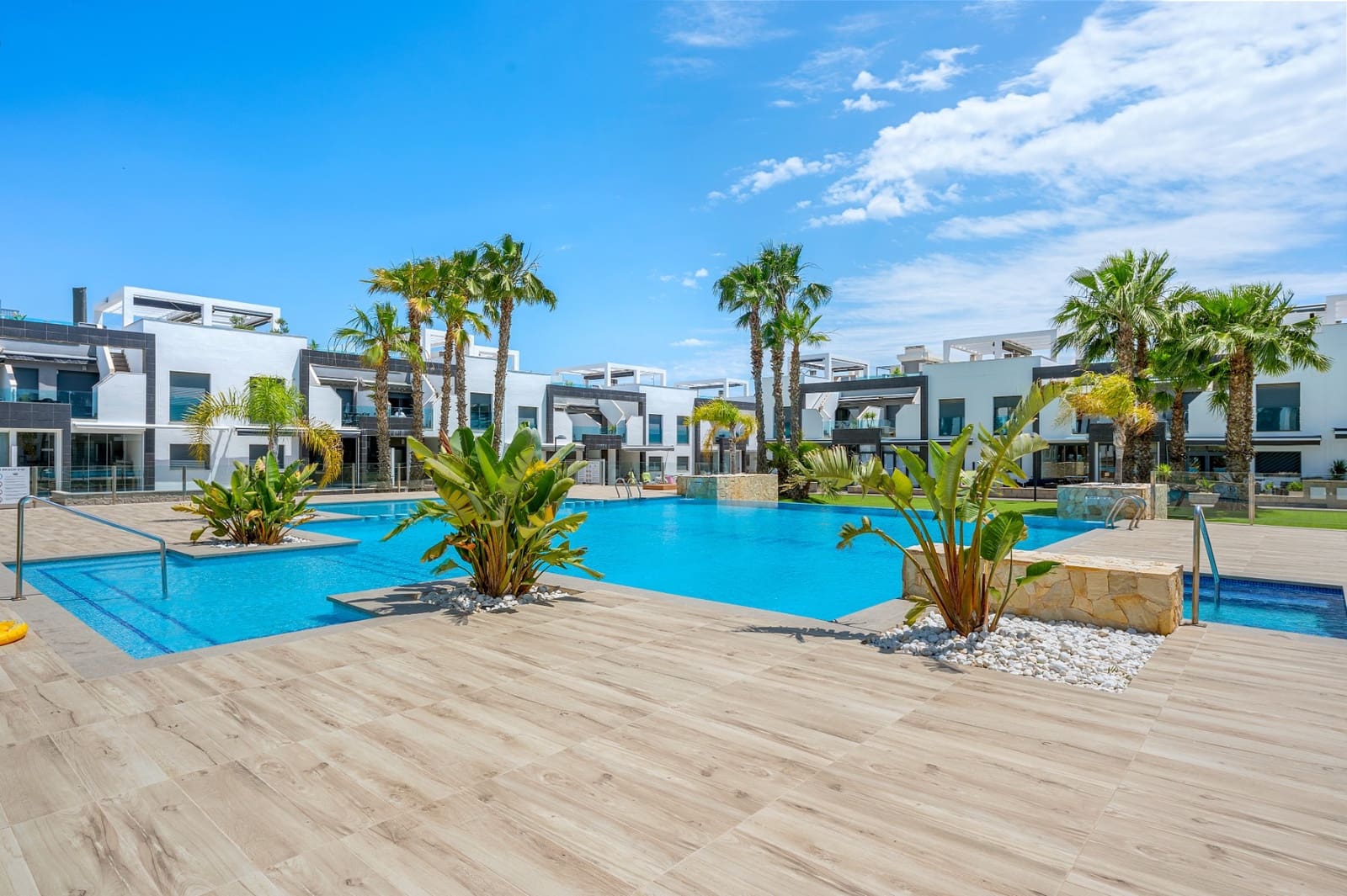 2 Zimmer Apartment zu verkaufen in Orihuela Costa mit Pool - 339.000 € (Ref: 9858822)