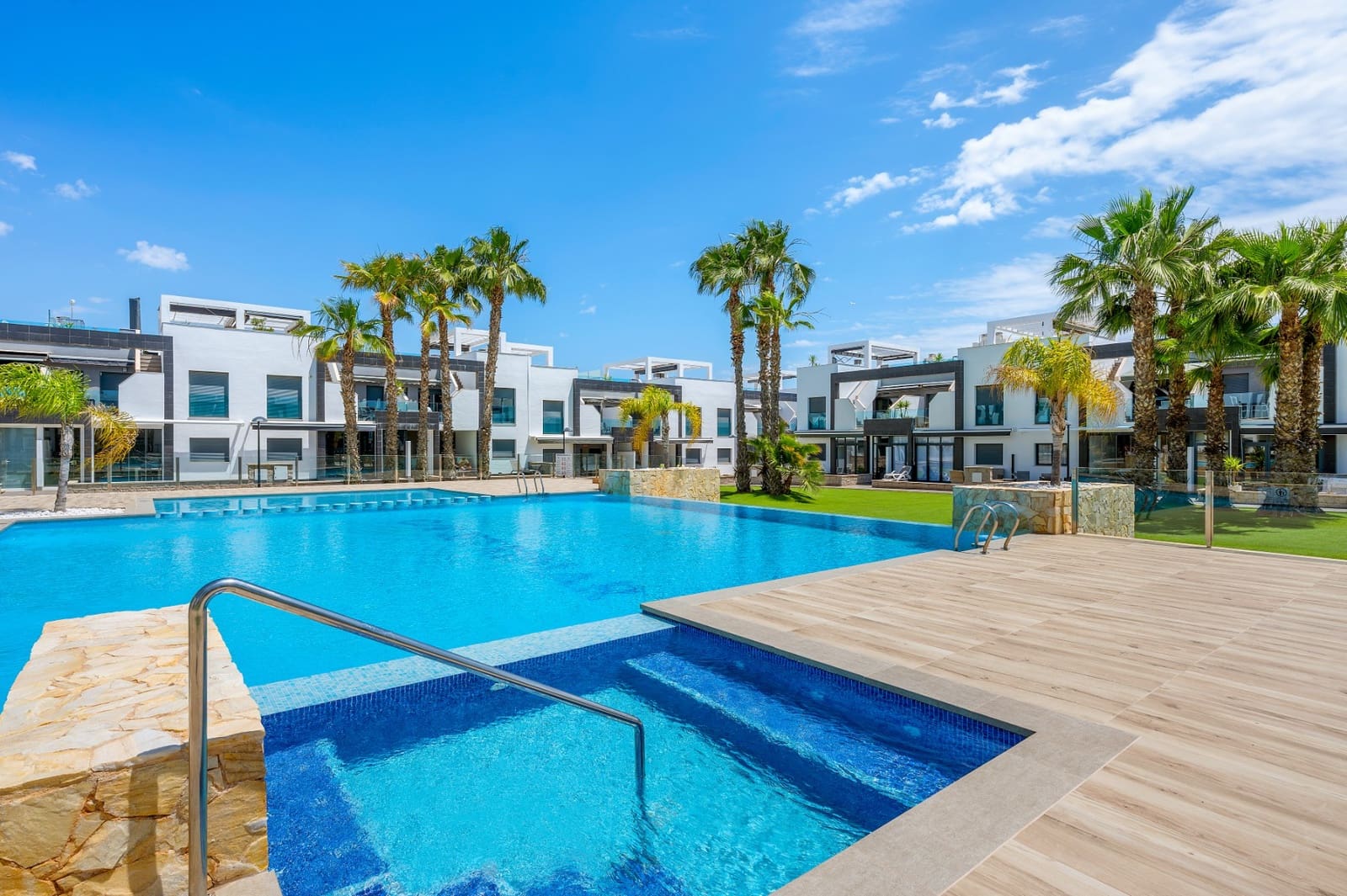 2 Zimmer Apartment zu verkaufen in Orihuela Costa mit Pool - 339.000 € (Ref: 9858822)