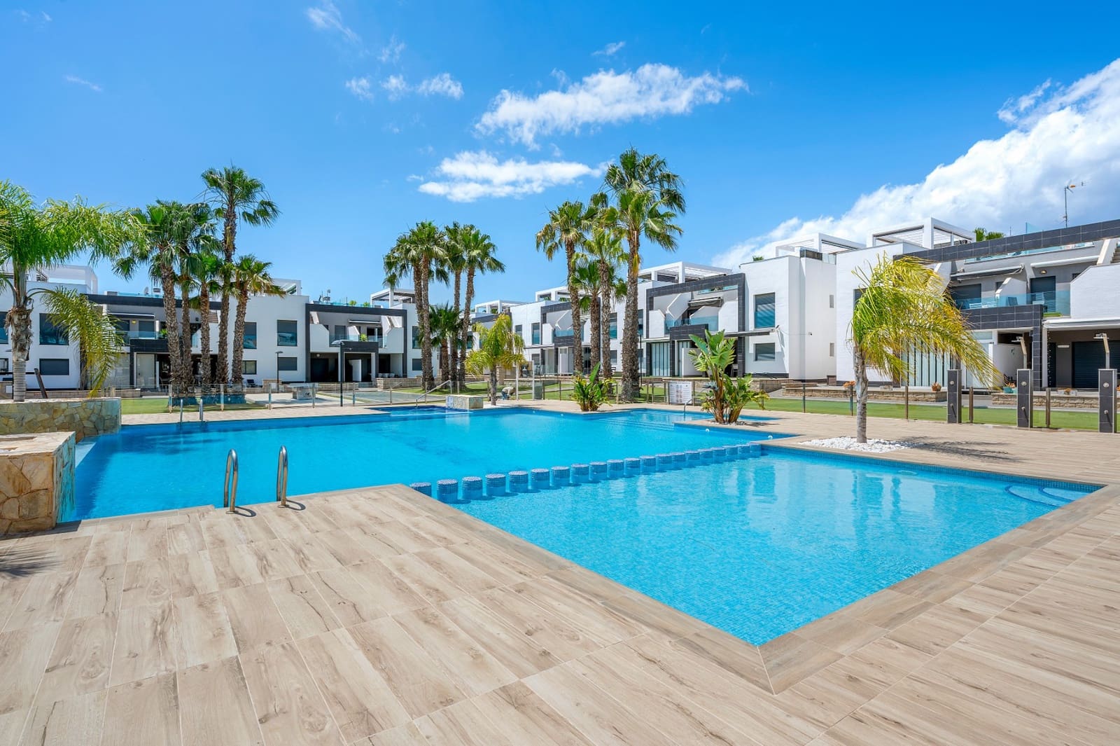 2 Zimmer Apartment zu verkaufen in Orihuela Costa mit Pool - 339.000 € (Ref: 9858822)