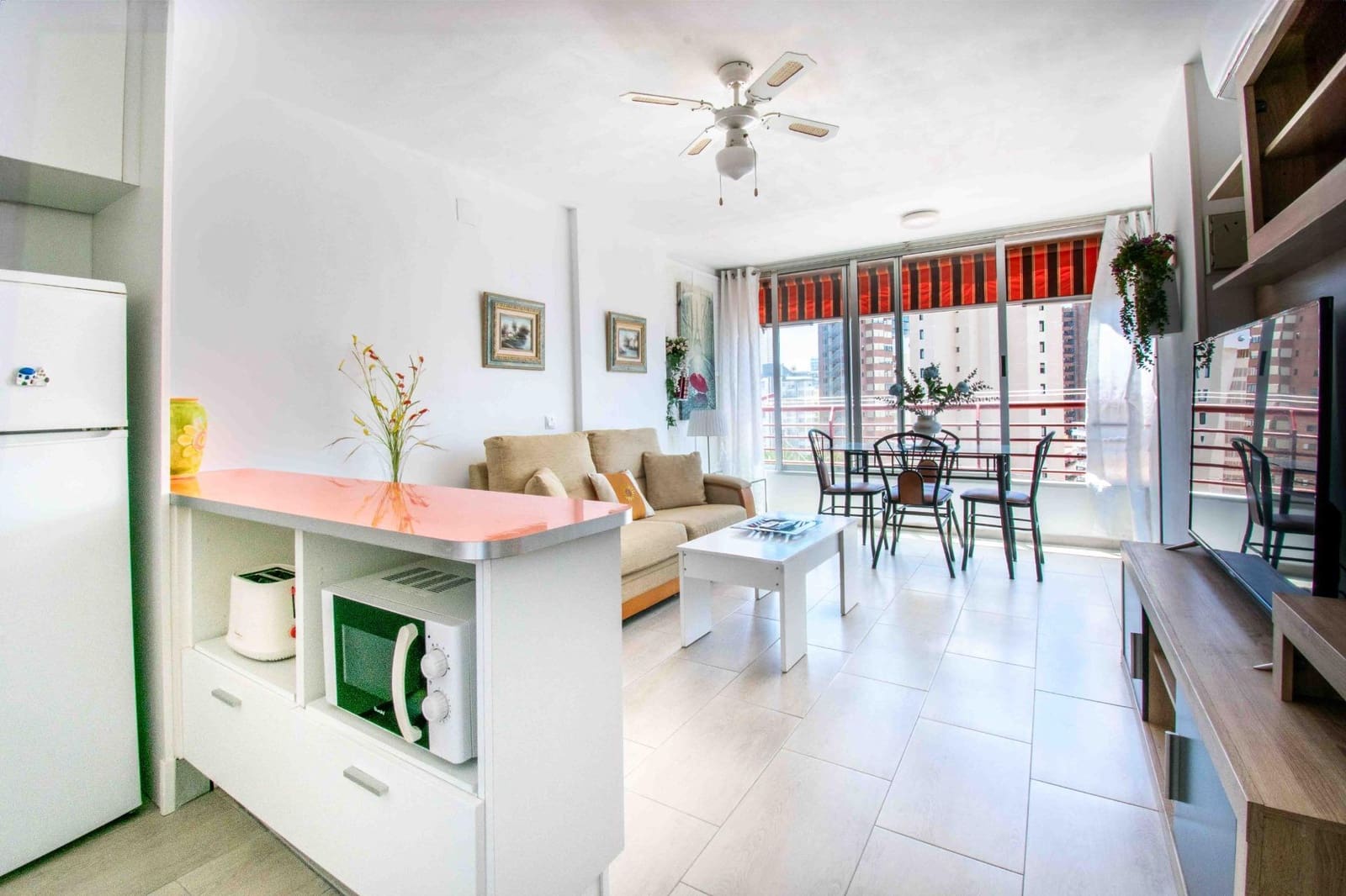 1 Zimmer Apartment zu verkaufen in Benidorm mit Pool - 223.000 € (Ref: 9859928)