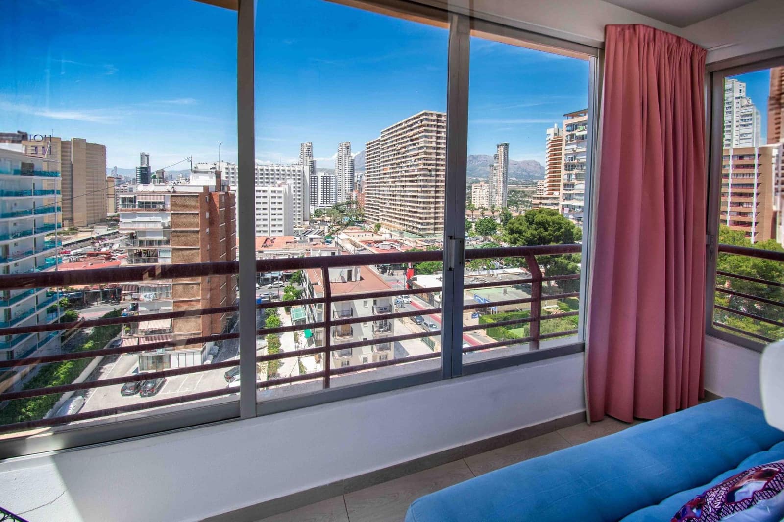 1 Zimmer Apartment zu verkaufen in Benidorm mit Pool - 223.000 € (Ref: 9859928)