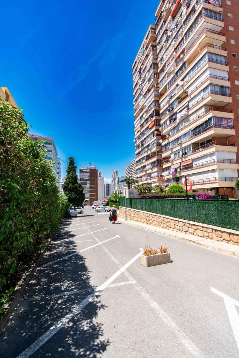 1 Zimmer Apartment zu verkaufen in Benidorm mit Pool - 223.000 € (Ref: 9859929)