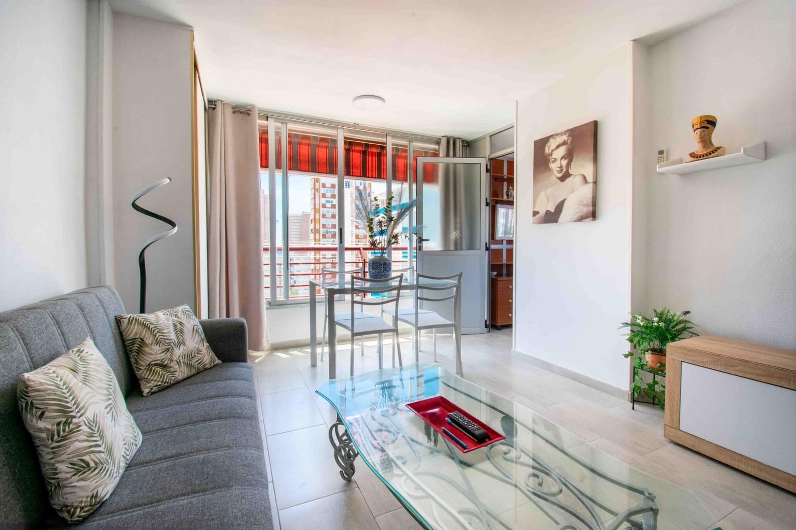 1 Zimmer Apartment zu verkaufen in Benidorm mit Pool - 223.000 € (Ref: 9859929)
