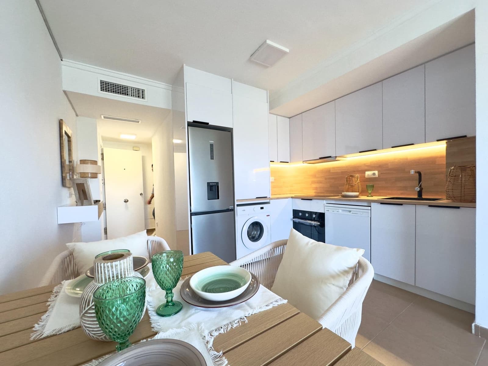 Apartamento de 2 habitaciones en Torrevieja en venta - 194.700 € (Ref: 9860705)