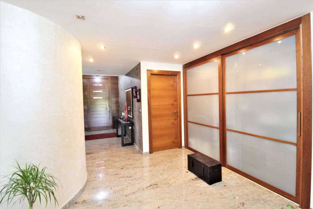 5 soverom Villa til salgs i Murcia by med svømmebasseng garasje - € 899 000 (Ref: 9860739)