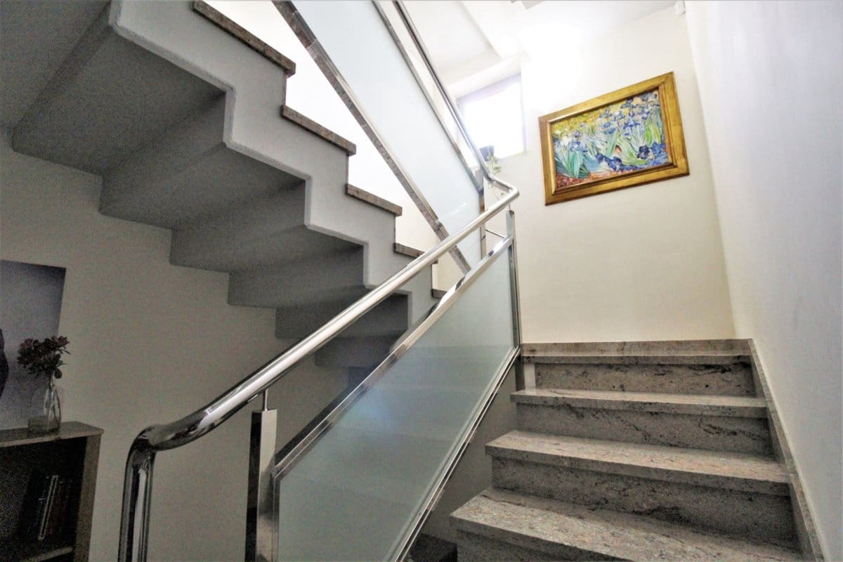 5 soverom Villa til salgs i Murcia by med svømmebasseng garasje - € 899 000 (Ref: 9860739)