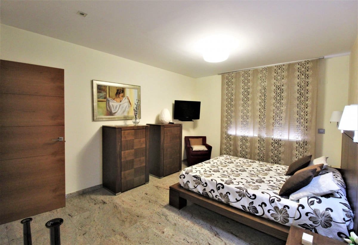 5 soverom Villa til salgs i Murcia by med svømmebasseng garasje - € 899 000 (Ref: 9860739)