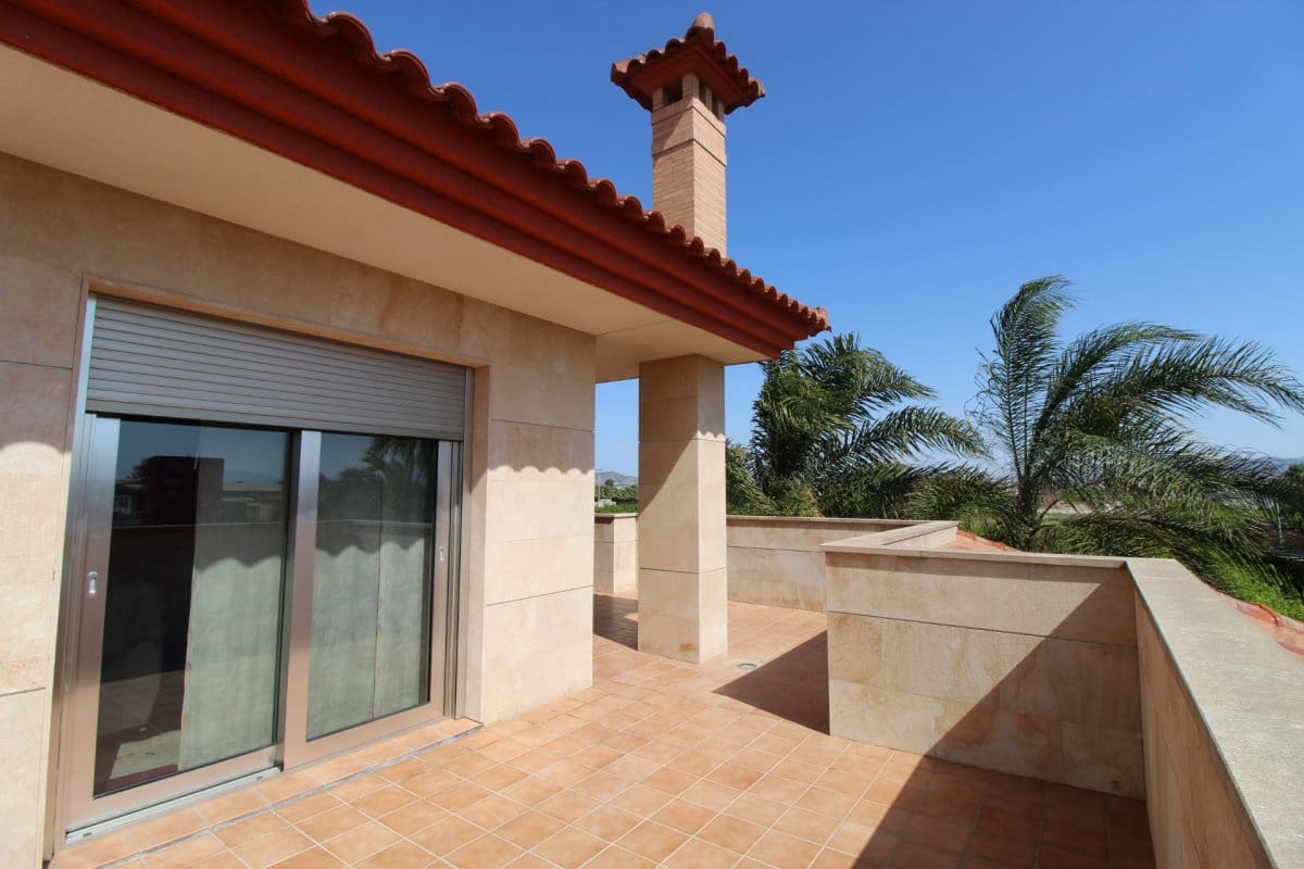 5 soverom Villa til salgs i Murcia by med svømmebasseng garasje - € 899 000 (Ref: 9860739)