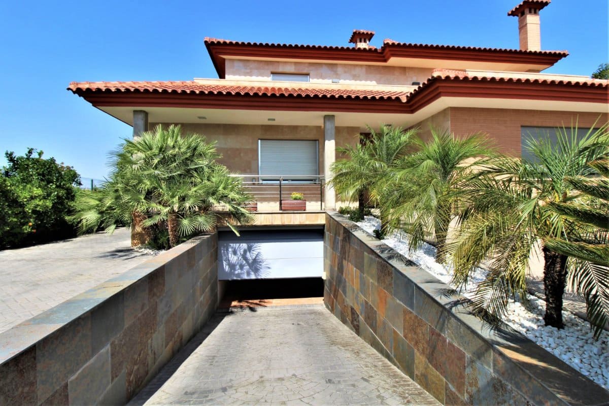 5 soverom Villa til salgs i Murcia by med svømmebasseng garasje - € 899 000 (Ref: 9860739)